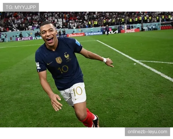 姆巴佩持续引领技术潮流,年轻天才表现引发高度关注 姆巴佩持续引领技术潮流,年轻天才表现引发高度关注