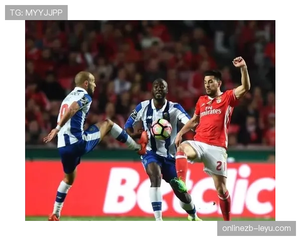 波尔图队本赛季整体实力表现稳健,竞争力持续提升 波尔图队本赛季整体实力表现稳健,竞争力持续提升